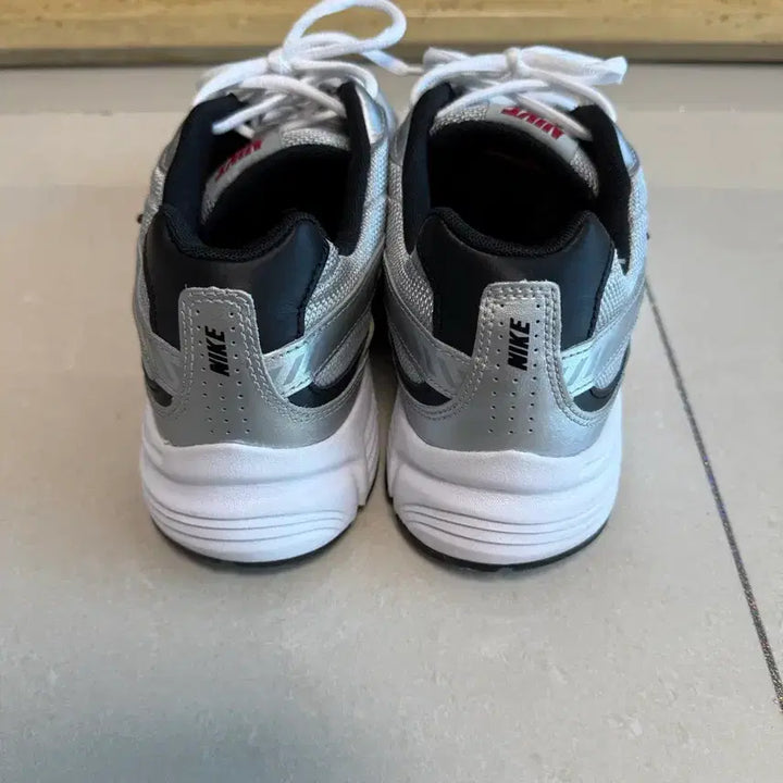 [BUNJANG] Nike Initiator Metallic Silver Black / 나이키 이니시에이터 메탈릭 실버 블랙 280