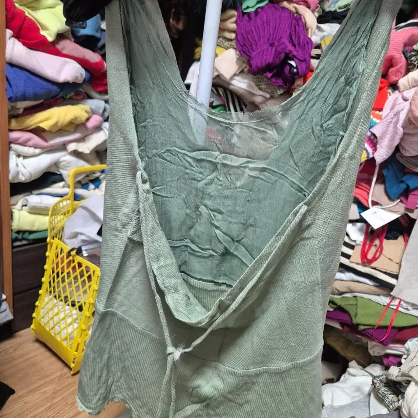 [BUNJANG] Development Sleeveless Top Green Free Size / 디벨롭먼트 민소매 탑 그린 Free 사이즈