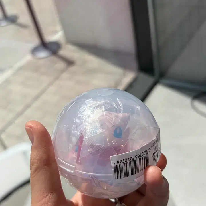[BUNJANG] Pokemon Mew Polaroid Keychain / 포켓몬 폴라로이드 뮤 키링 포켓몬팝업 올리브영 교환