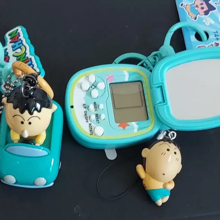 [BUNJANG] Crayon Shin-chan "Maenggu" Game Console &amp; Keyring Set / 맹구게임기  &amp;  키링  &amp;  핸드폰키링