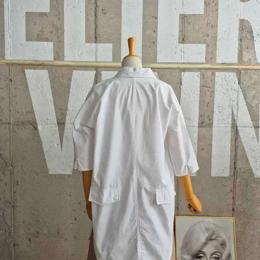[BUNJANG] White Butterfly Print Blouse Shirt / 나비 프린팅 화이트 셔츠 블라우스