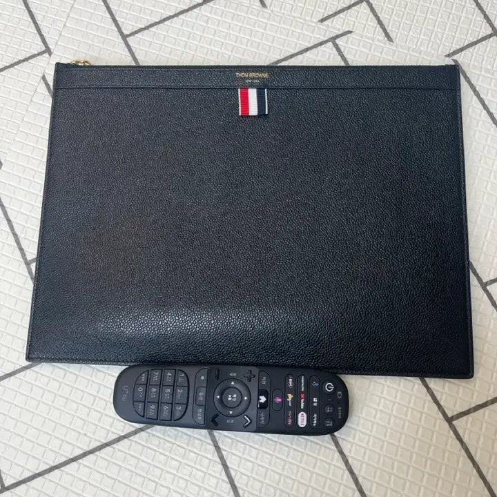 [BUNJANG] Thom Browne Black Leather Clutch Document Bag / 톰브라운 블랙 클러치