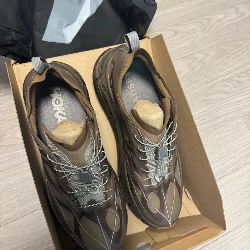 [BUNJANG] Hoka x Satisfy Mafate Speed 4 Light Rubber / 호카 x 새티스파이 마파테 스피드 4 라이트 러버