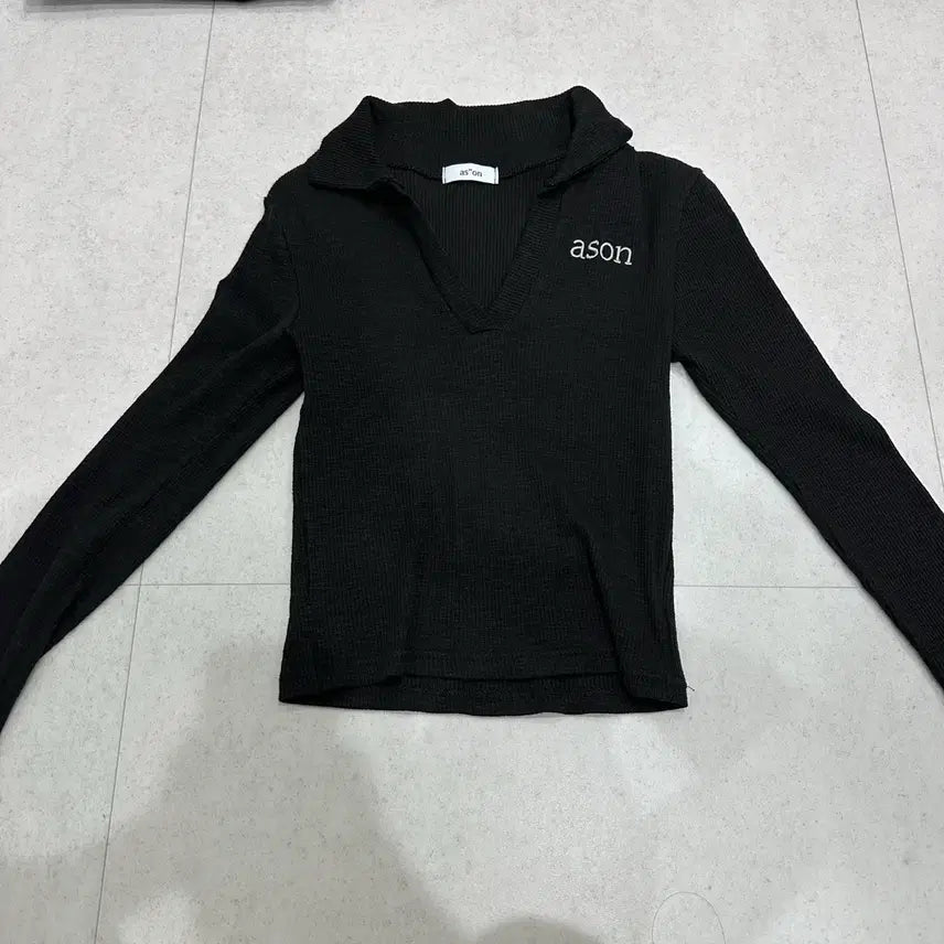 [BUNJANG] AZ.ON Ivy Collar Long Sleeve T-Shirt Black / 애즈온 아이비 카라 긴팔 티셔츠 블랙