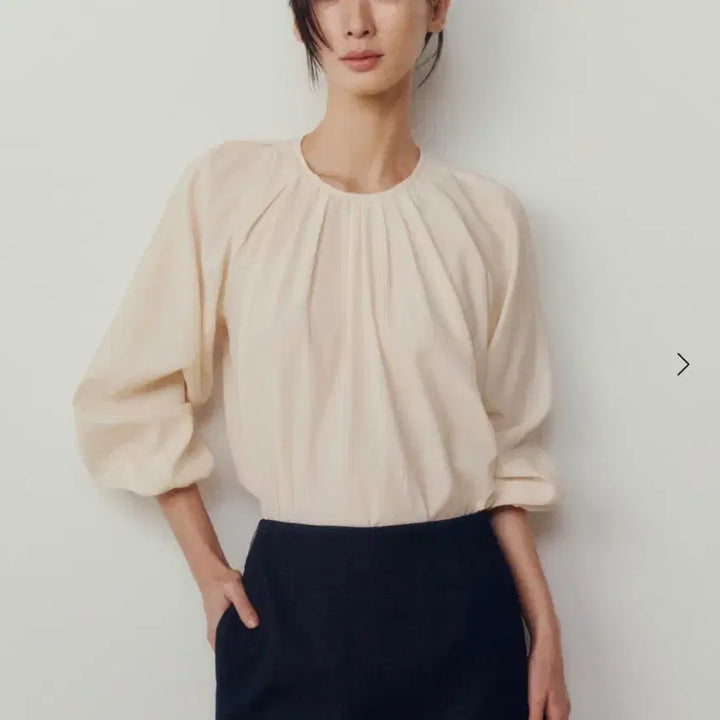 [BUNJANG] sie Haze Pintuck Blouse Apricot / sie 시에 헤이즈 핀턱 블라우스 애프리콧 새상품