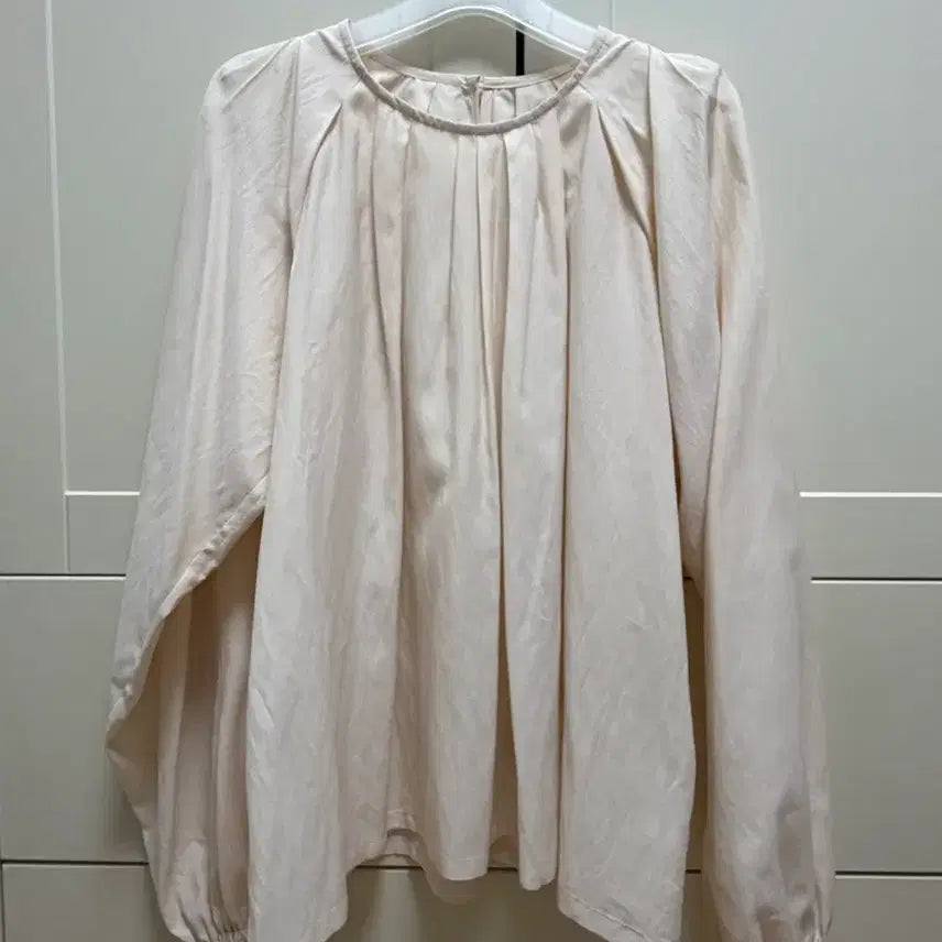 [BUNJANG] sie Haze Pintuck Blouse Apricot / sie 시에 헤이즈 핀턱 블라우스 애프리콧 새상품