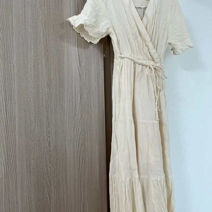 [BUNJANG] Lucina Ivory Long Dress / Lucina 루시나 아이보리 롱 원피스