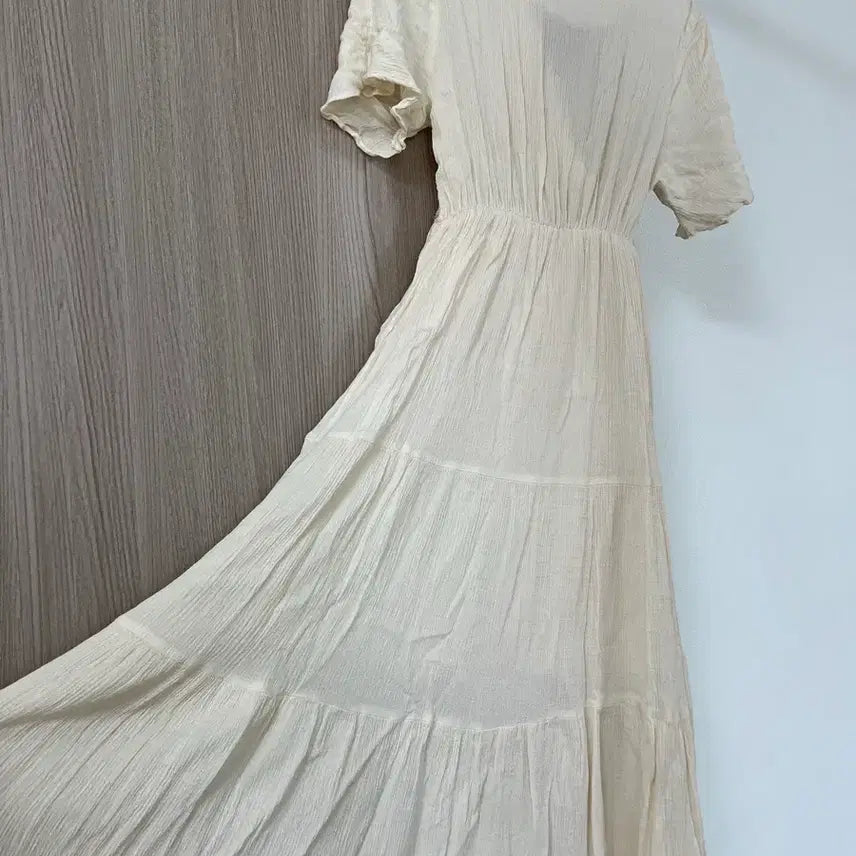 [BUNJANG] Lucina Ivory Long Dress / Lucina 루시나 아이보리 롱 원피스