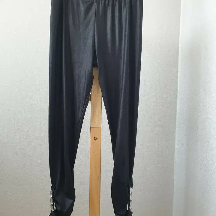 [BUNJANG] Korean Made Black 7/10 Length Stretchy Leggings (Size F) / 국산 블랙 레깅스 칠부쫄바지 신축성아주좋음 싸이즈F