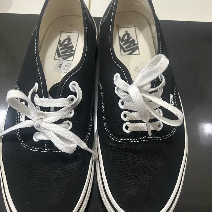 [BUNJANG] Vans Authentic Black Sneakers / 반스