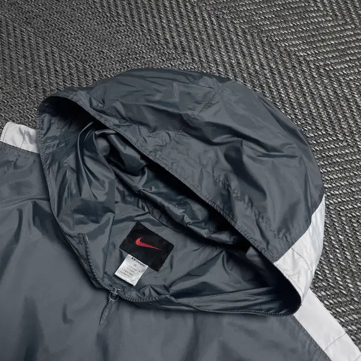 [BUNJANG] Nike 00s Old School Nylon Wind Vest M / 00s 나이키 올드스쿨 나일론 윈드 베스트o 5546