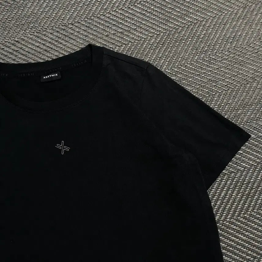 [BUNJANG] XEXYMIX Center Logo Crop Short Sleeve T-Shirt Black / 젝시믹스 센터로고 크롭 반팔 티셔츠 블랙o 5548
