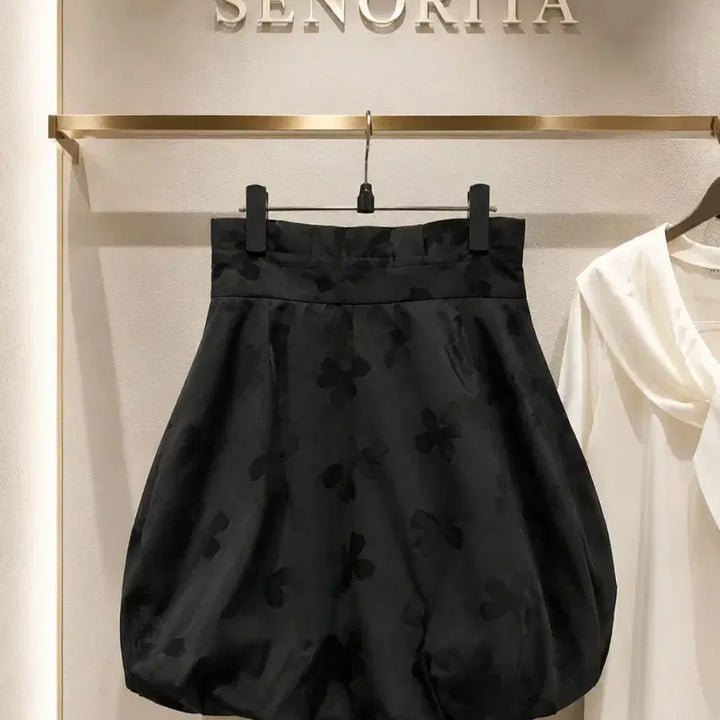 [BUNJANG] SENORITA 100% Silk Black Skirt - Size S / 새상품 / SENORITA  실크 100% 블랙 스커트 S
