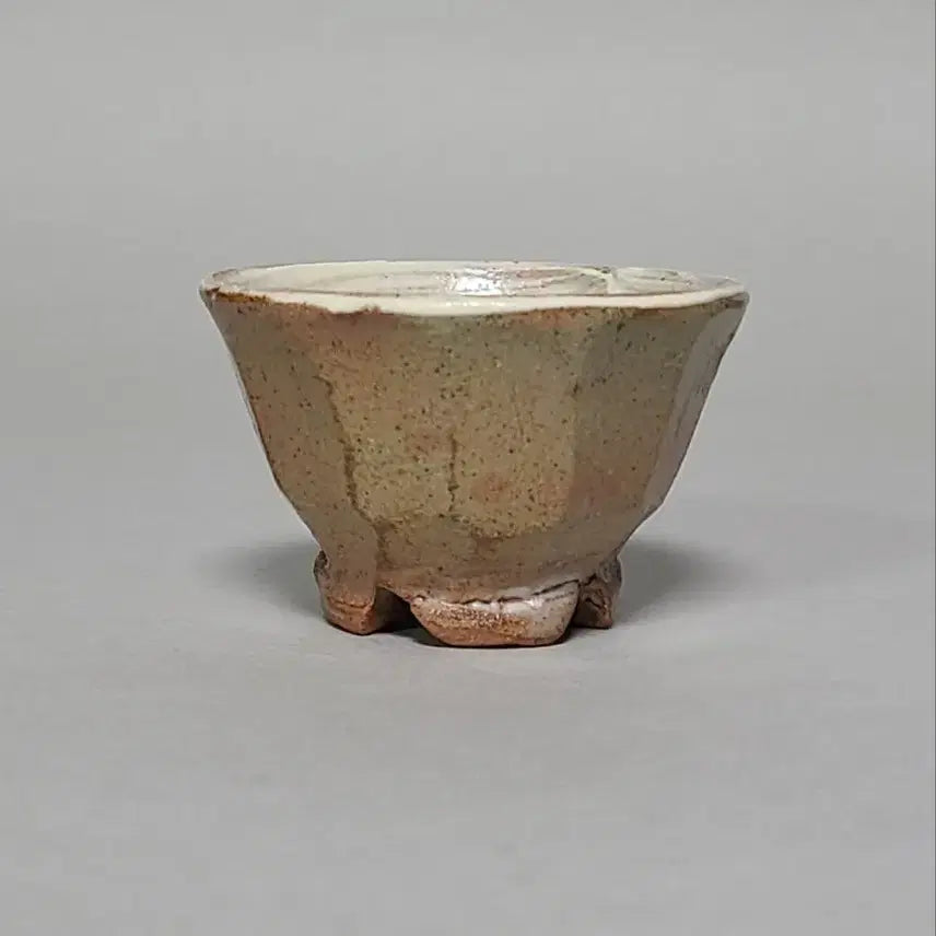 [BUNJANG] Jidang Park Bu-won Celadon Four-Footed Teacup / 지당 박부원샘 네굽 찻잔