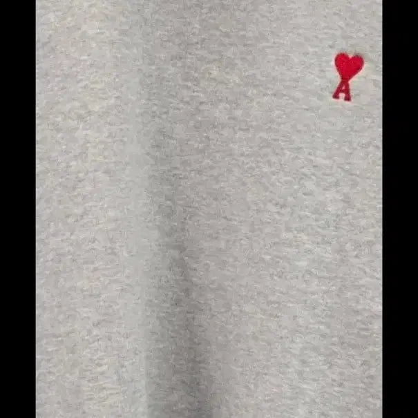 [BUNJANG] AMI Small Heart Logo Sweatshirt / 아미 스몰 하트 로고 맨투맨
