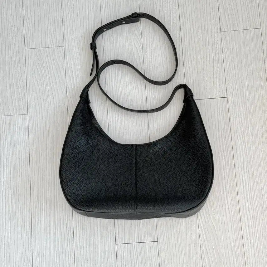 [BUNJANG] After Pray Crescent Leather Bag Mini / 애프터프레이 크레센트 레더 백 미니