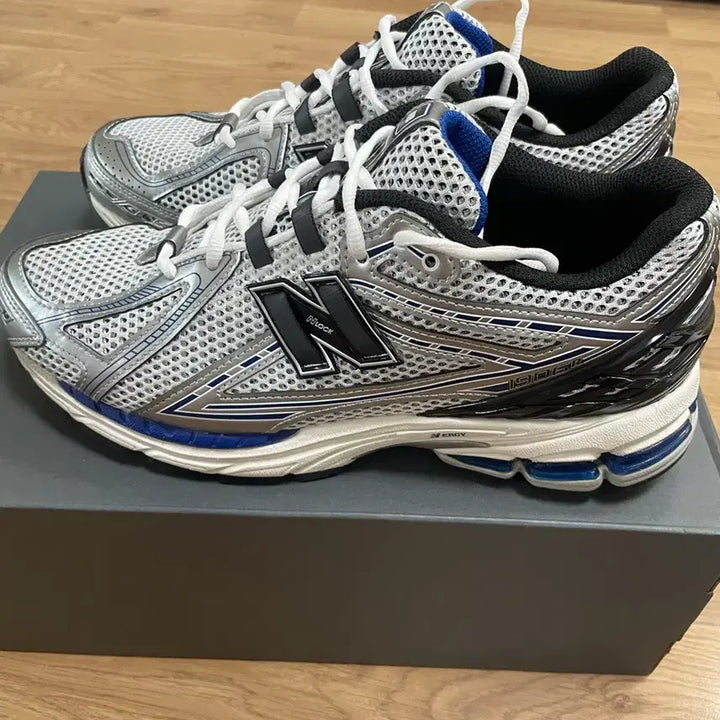 [BUNJANG] New Balance 1906 Silver Metallic 265 / 뉴발1906 실버메탈릭 265