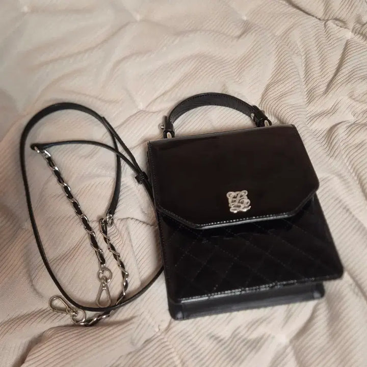 [BUNJANG] Louis Quatorze Enamel Handbag / 루이까또즈 에나멜 핸드백