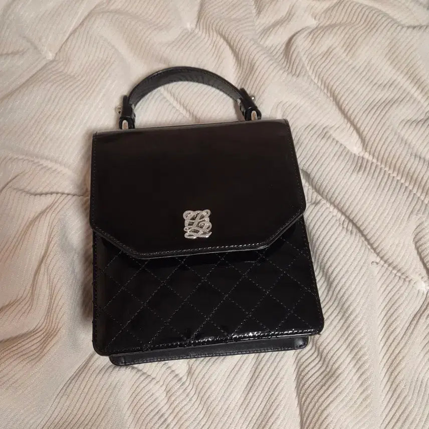 [BUNJANG] Louis Quatorze Enamel Handbag / 루이까또즈 에나멜 핸드백
