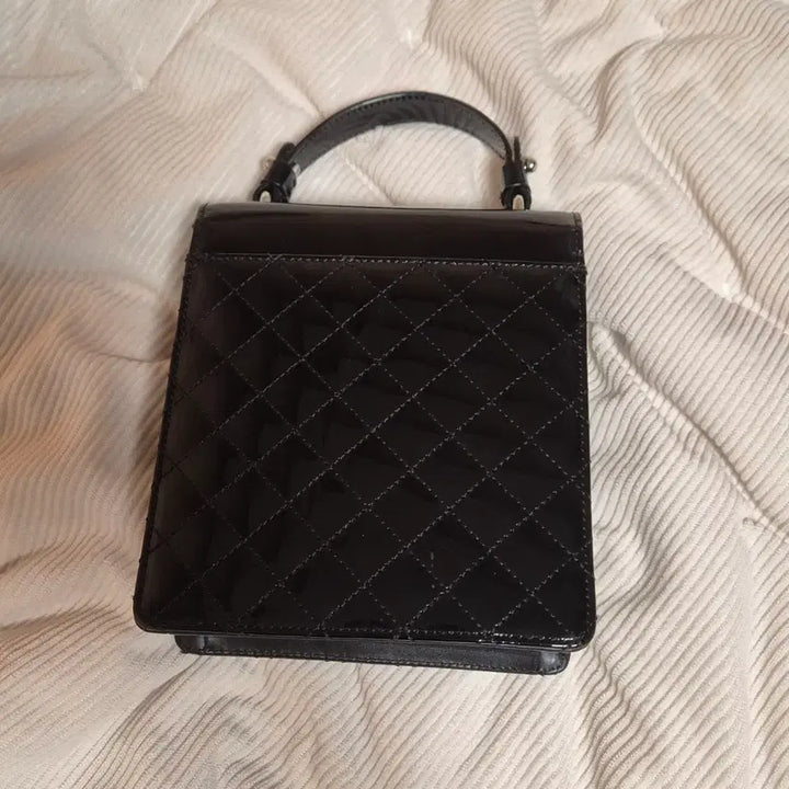 [BUNJANG] Louis Quatorze Enamel Handbag / 루이까또즈 에나멜 핸드백