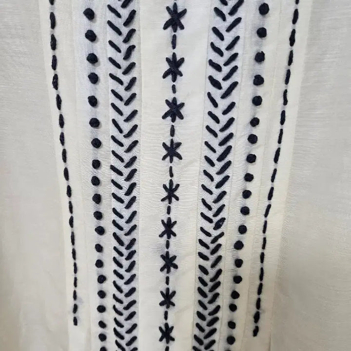 [BUNJANG] Max Mara Ivory Embroidered Blouse (Size 55-66) / 막스마라 블라우스 55_66