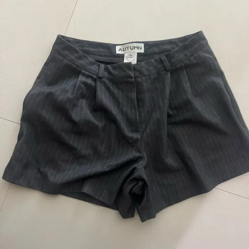 [BUNJANG] AUTUMN Striped Shorts - Size L / AUTUMN 스트라이프 반바지 L