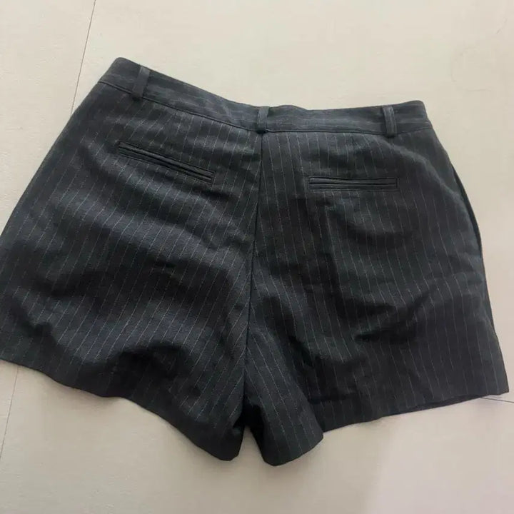 [BUNJANG] AUTUMN Striped Shorts - Size L / AUTUMN 스트라이프 반바지 L