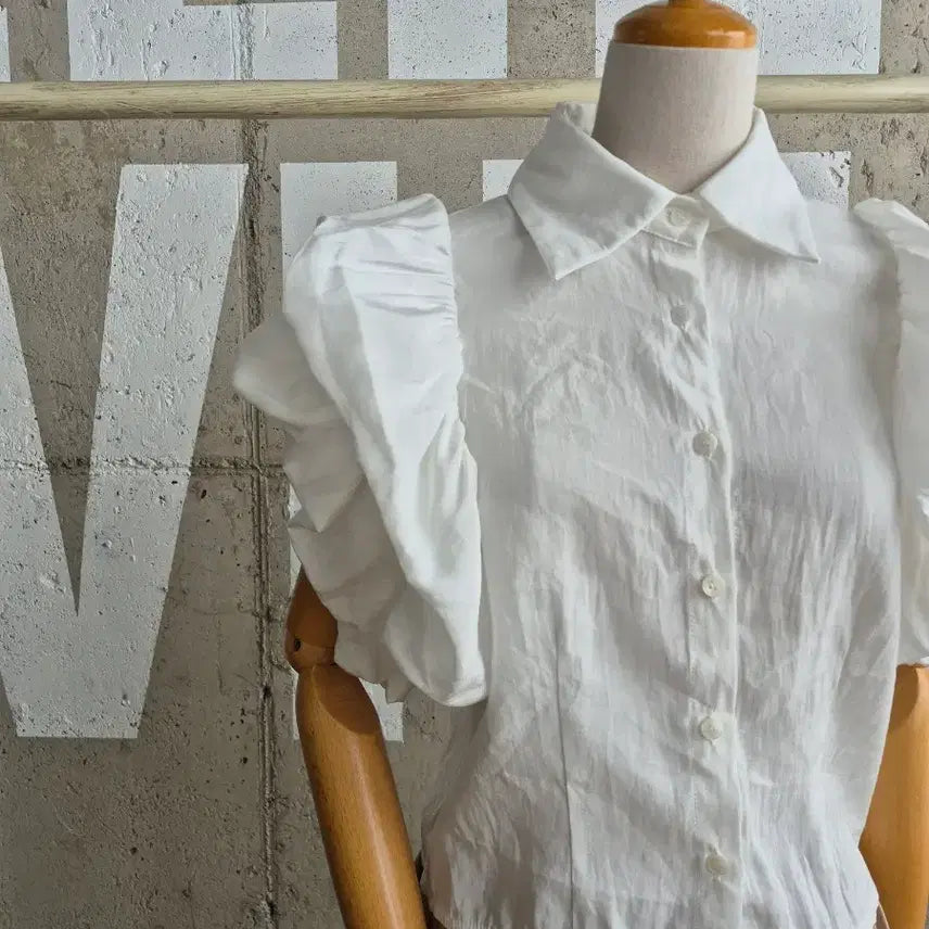 [BUNJANG] White Puff Short Sleeve Blouse / 화이트 퍼프 반팔 블라우스