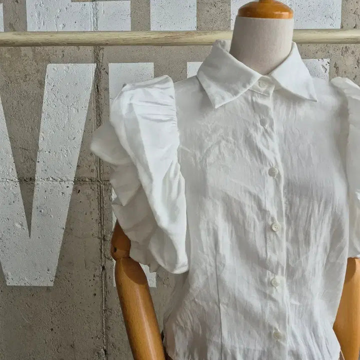 [BUNJANG] White Puff Short Sleeve Blouse / 화이트 퍼프 반팔 블라우스