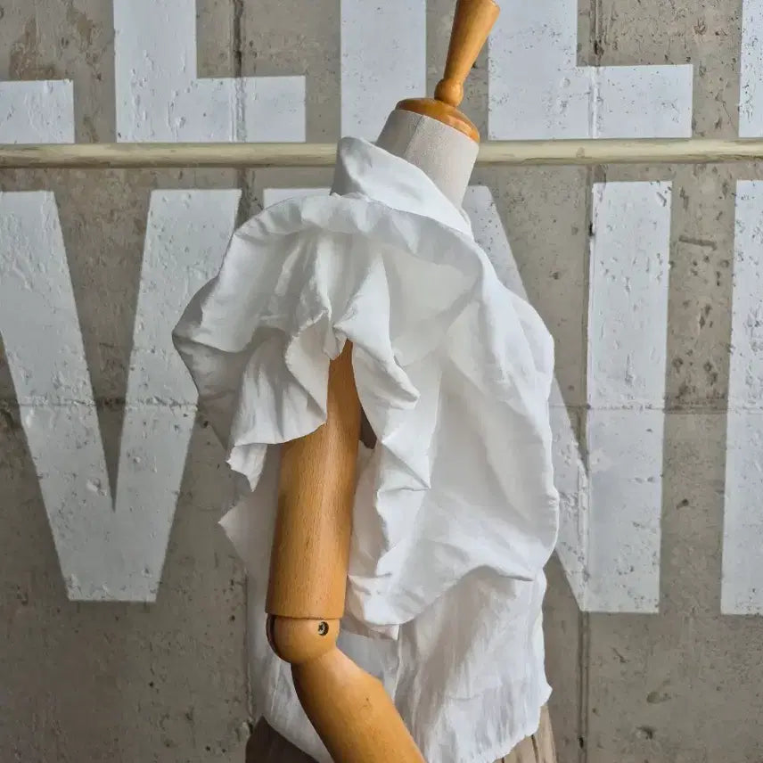 [BUNJANG] White Puff Short Sleeve Blouse / 화이트 퍼프 반팔 블라우스