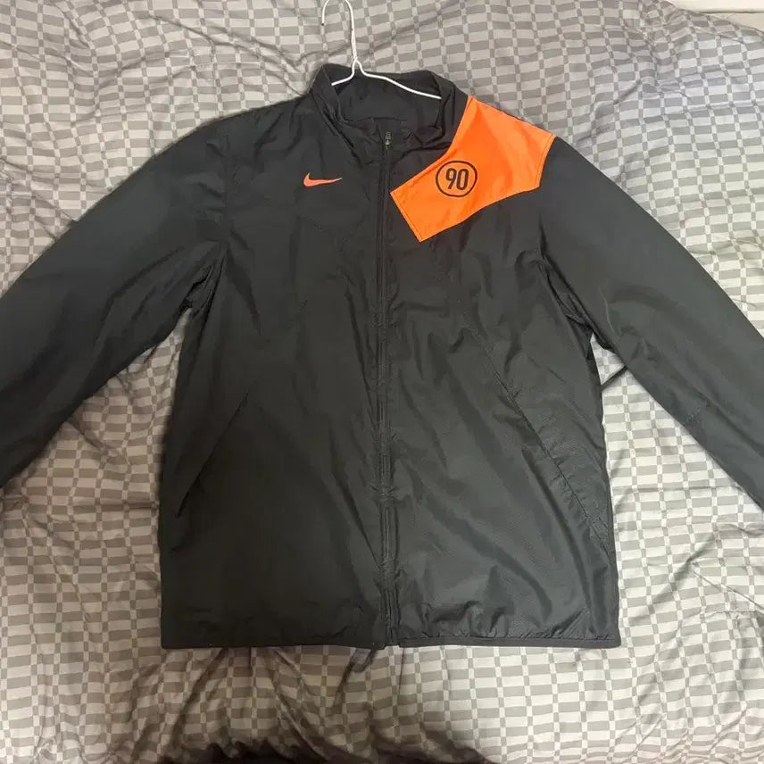 [BUNJANG] Nike Windbreaker Jacket Black/Orange / 나이키 바람막이 블랙/오렌지 90 프린팅