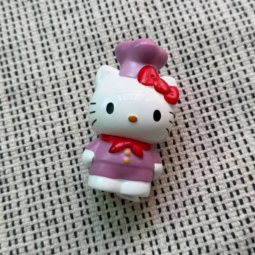[BUNJANG] Vintage Hello Kitty Chef Pepper Shaker Figure / 고전 헬로키티 요리사 후추통 피규어 도자기