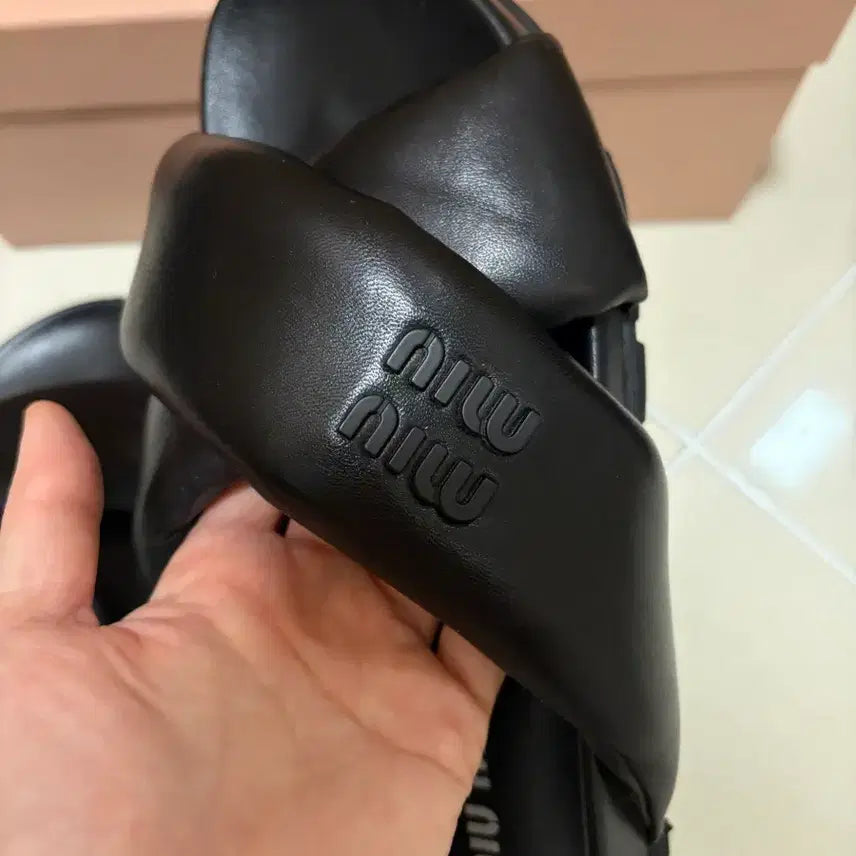 [BUNJANG] Miu Miu Black Leather Nappa Leather Slippers / 미우미우 나파레더 슬리퍼