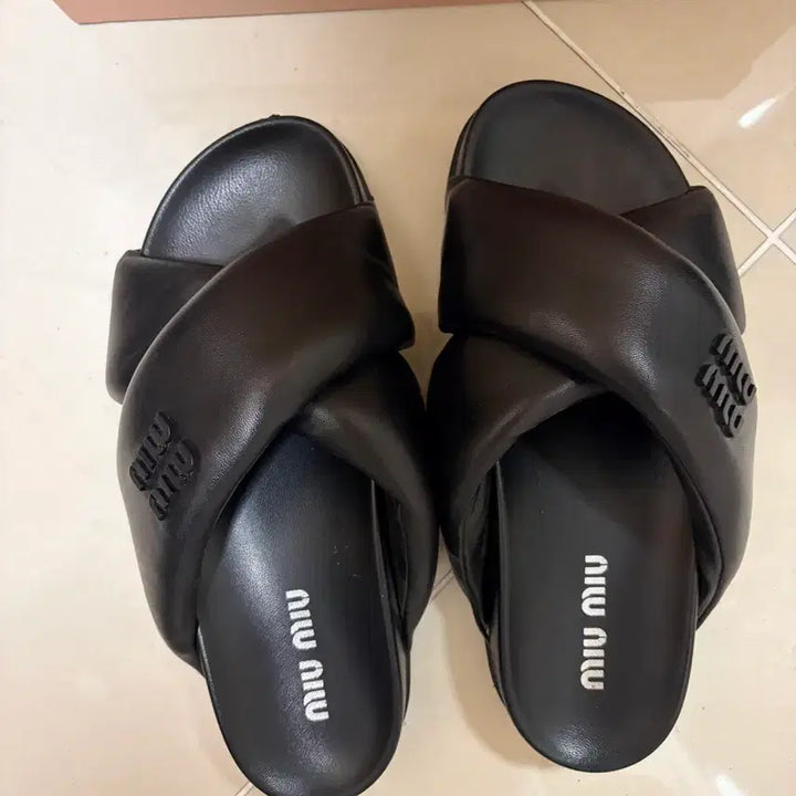 [BUNJANG] Miu Miu Black Leather Nappa Leather Slippers / 미우미우 나파레더 슬리퍼