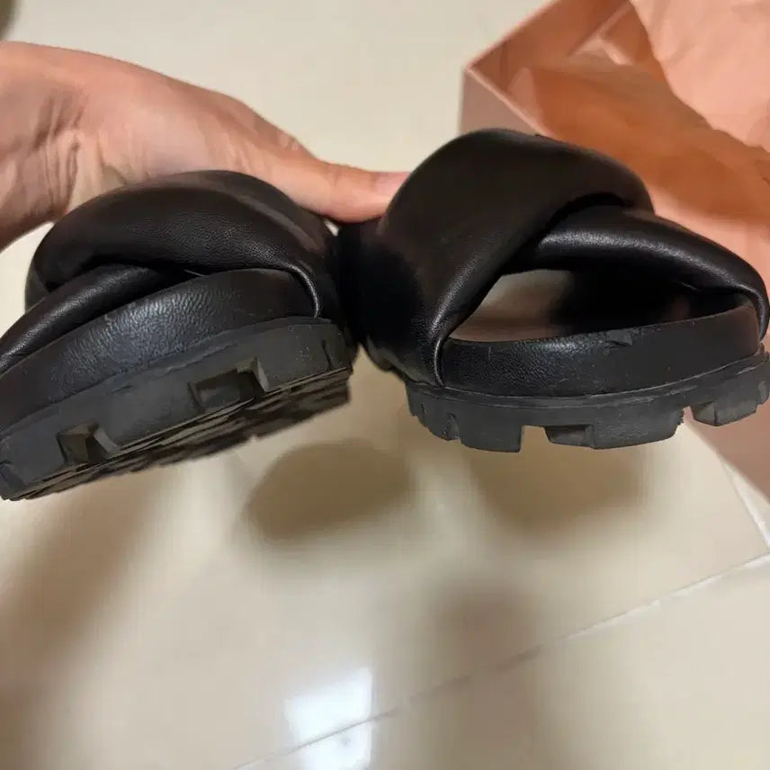 [BUNJANG] Miu Miu Black Leather Nappa Leather Slippers / 미우미우 나파레더 슬리퍼