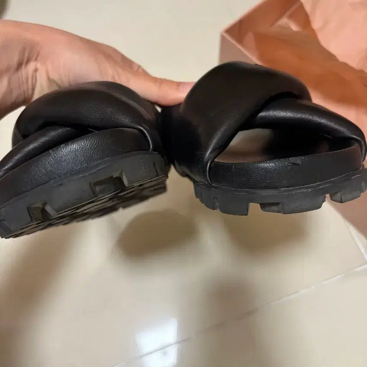 [BUNJANG] Miu Miu Black Leather Nappa Leather Slippers / 미우미우 나파레더 슬리퍼