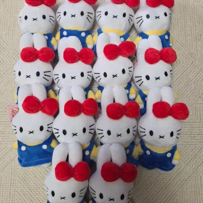 [BUNJANG] Miffy x Hello Kitty Collaboration Plush Keychain New / 미피키티 인형키링 새상품