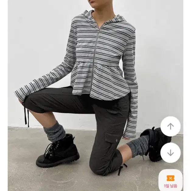 [BUNJANG] Black Up Betty Stripe Frill Hooded Zip-Up (Gray) / 블랙업 베티 스트라이프 프릴 후드집업그레이 새상품