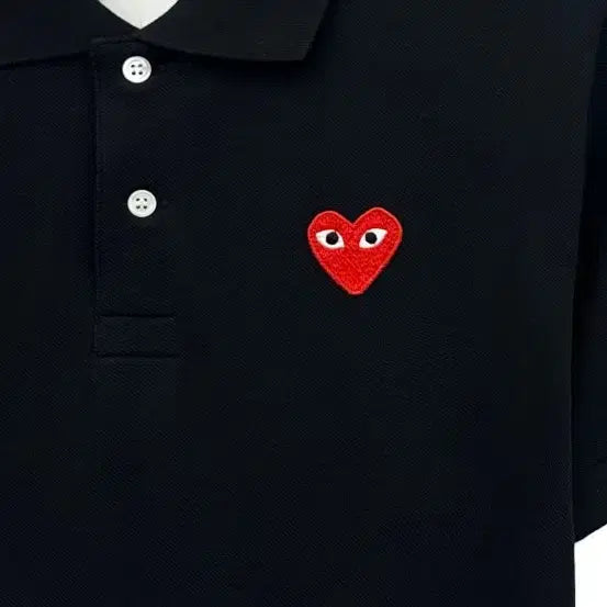 [BUNJANG] Comme des Garçons Polos with Red Heart Appliqué / 꼼데가르송 카라티.  블랙/화이트