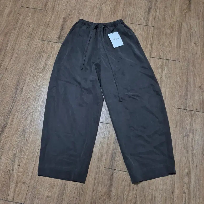 [BUNJANG] Prairie Linen Barrel Fit Wide Slacks / (새상품)프레리 린넨 배럴핏 와이드 슬랙스 [정가 79,000원]