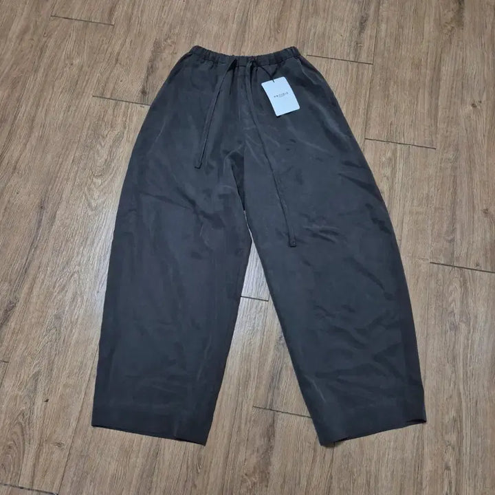 [BUNJANG] Prairie Linen Barrel Fit Wide Slacks / (새상품)프레리 린넨 배럴핏 와이드 슬랙스 [정가 79,000원]