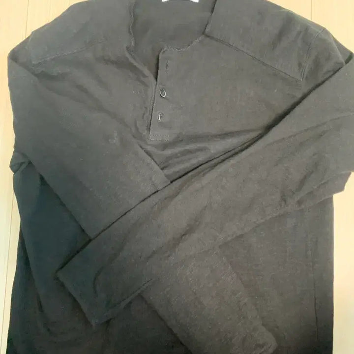 [BUNJANG] Hubs VTG Interlock Henley Neck Long Sleeve Black / 후브스 vtg 인터록 헨리넥 롱슬리브 블랙