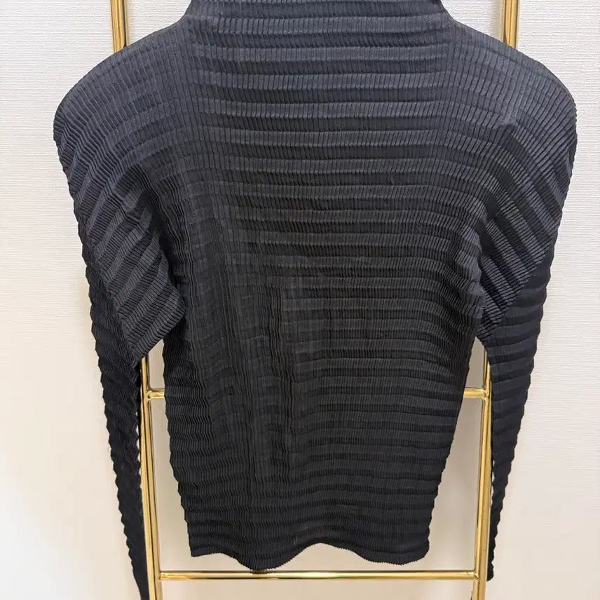 [BUNJANG] Issey Miyake Pleats Long Sleeve T-Shirt / 이세이미야케 플리츠 긴팔 티셔츠