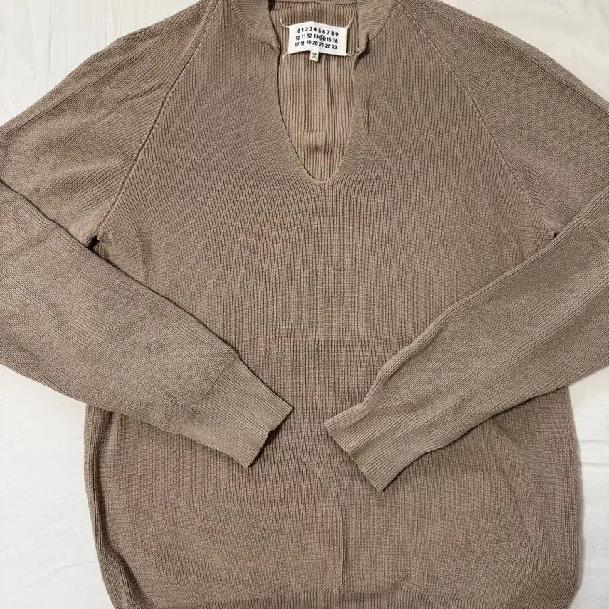 [BUNJANG] Maison Margiela Open Neck Knit Cocoa / 메종 마르지엘라 오픈넥 니트 코코아