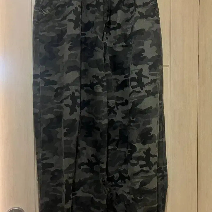 [BUNJANG] Cotton Camo Military Wide Fit Balloon Fit Jogger Pants / 새상품) 카모 밀리터리 와이드 팬츠 벌룬핏 조거 팬츠 코튼