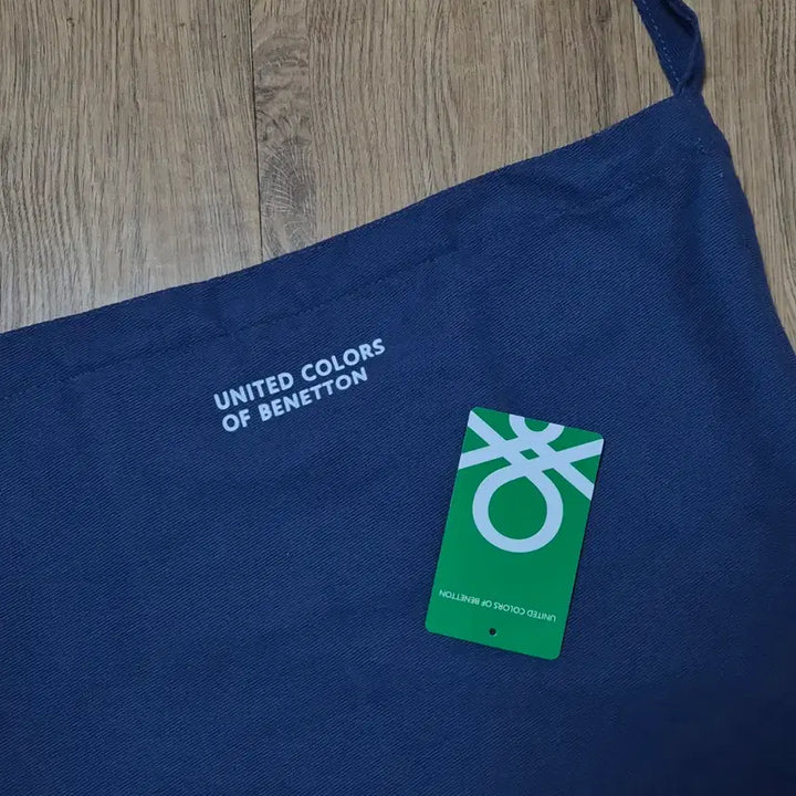 [BUNJANG] United Colors of Benetton Easy Shoulder Bag / (시착1회)베네통 이지 숄더백 [정가 29,900원]