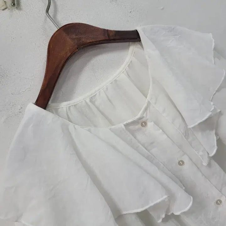 [BUNJANG] CLASSICAL Frill Blouse Long Sleeve Shirt / CLASSICAL 프릴 블라우스 긴팔 셔츠