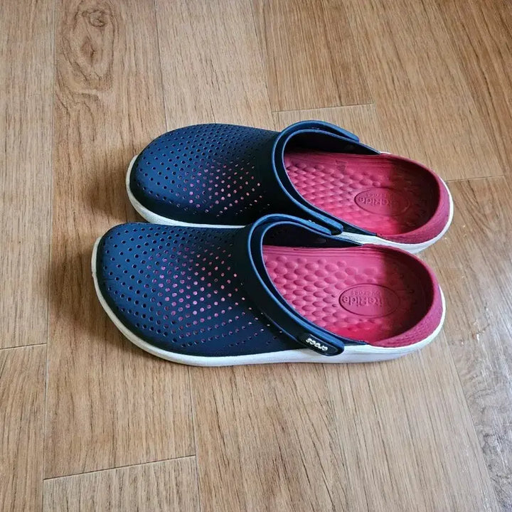 [BUNJANG] Crocs LiteRide Clog Navy/Red / 크록스 라이트라이드 클로그 네이비/레드
