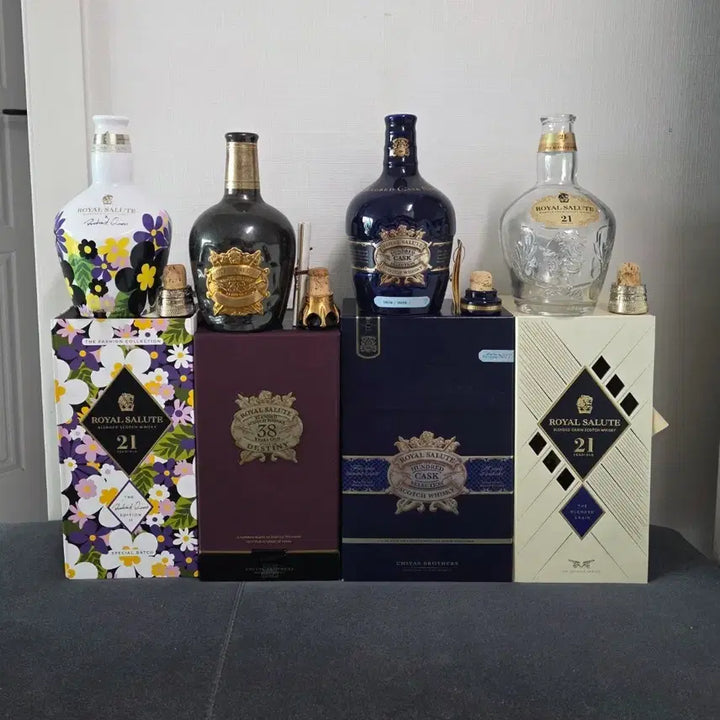 [SOLD OUT] 로얄살루트 위스키 공병 일괄