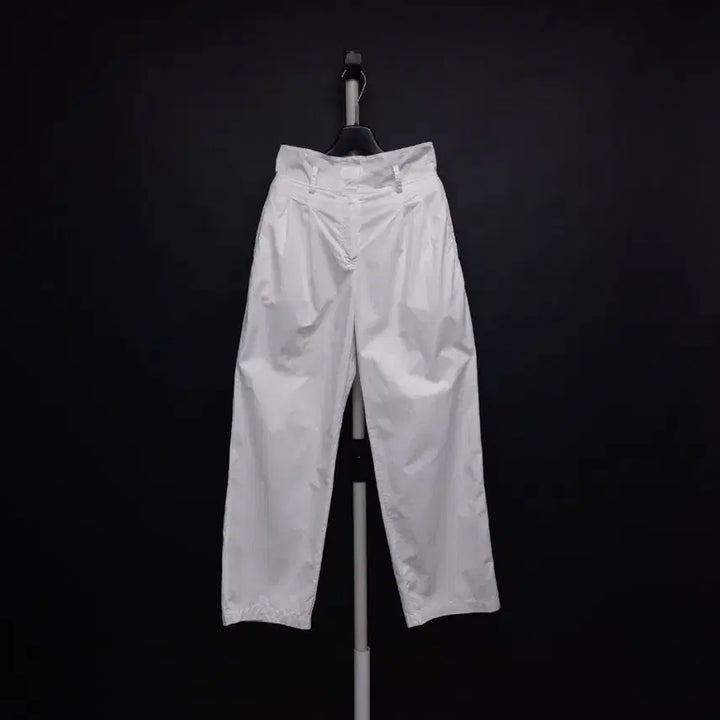 [BUNJANG] Matin Kim High-Waisted Cotton Pants - White / 새 마뗑킴 춘하 하이웨스트 얇은 면 팬츠 66.55